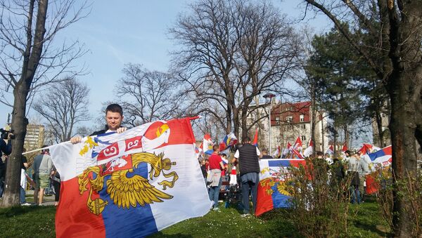 Navijači Spartaka i Crvene Zvezde ispred Hrama Svetog Save - Sputnik Srbija