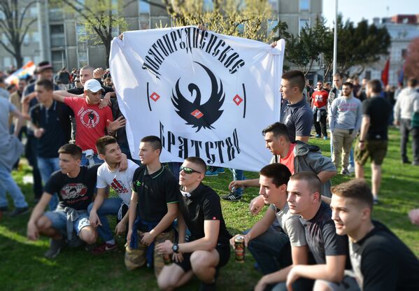 Navijači Spartaka iz Moskve i Crvene zvezde u parku, pre početka utakmice. - Sputnik Srbija