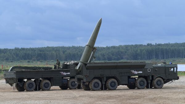 Raketni sistem Iskander M tokom pokazne vežbe vojne tehnike na poligonu Alabino - Sputnik Srbija