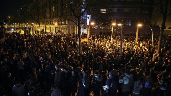Протест у Паризу испред полицијске станице, после убиства кинеског држављанина у полицијској интервенцији - Sputnik Србија