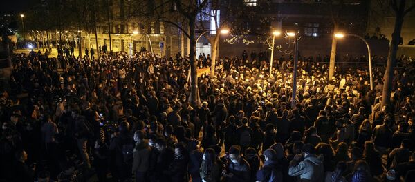 Протест у Паризу испред полицијске станице, после убиства кинеског држављанина у полицијској интервенцији - Sputnik Србија