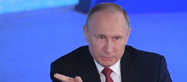 Ruski predsednik Vladimir Putin na forumu Arktik - teritorija dijaloga - Sputnik Srbija