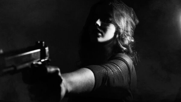 Žena sa pištoljem - Sputnik Srbija