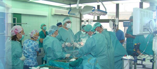 U Univerzitetskoj dečjoj klinici u Tiršovoj urađena je prva transplantacija materice u Srbiji, - Sputnik Srbija