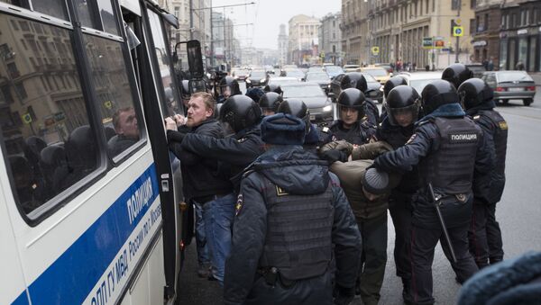 Полиција хапси људе на улици у Москви - Sputnik Србија