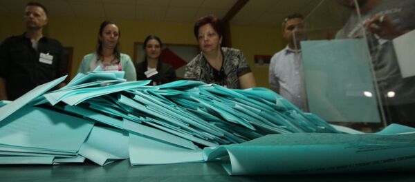 Бројање гласова после председничких избора Бројање гласова после председничких избора - Sputnik Србија