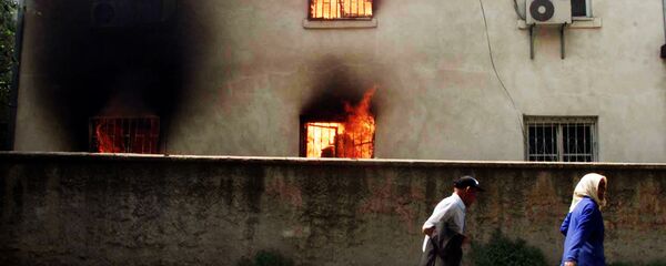 Запаљена кућа у Приштини, за време НАТО агресије 1999. године. Запаљена кућа у Приштини, за време НАТО агресије 1999. године. - Sputnik Србија