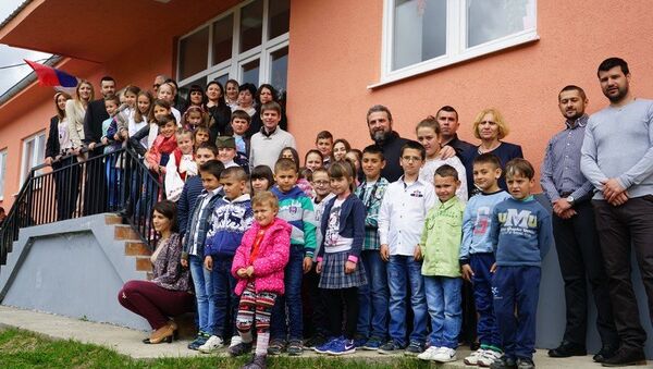 Солидарност за Косово обнавља школе на КиМ - Sputnik Србија