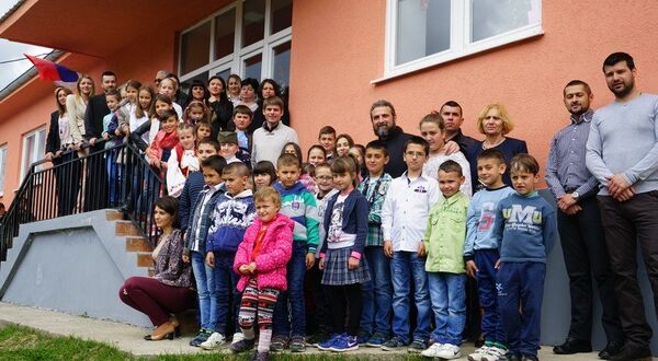 Solidarnost za Kosovo obnavlja škole na KiM - Sputnik Srbija