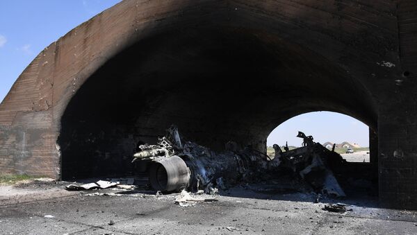 Последице Америчког бомбардовања сиријског аеродрома код Хомсa - Sputnik Србија