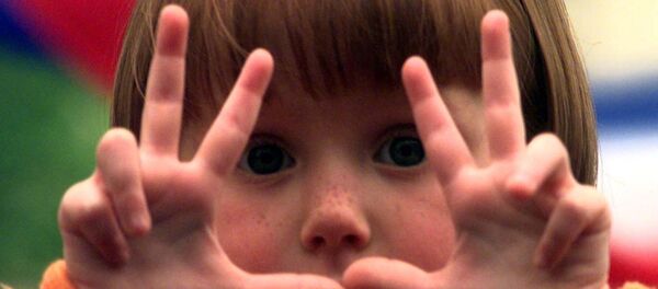 Дете са три прста - Sputnik Србија