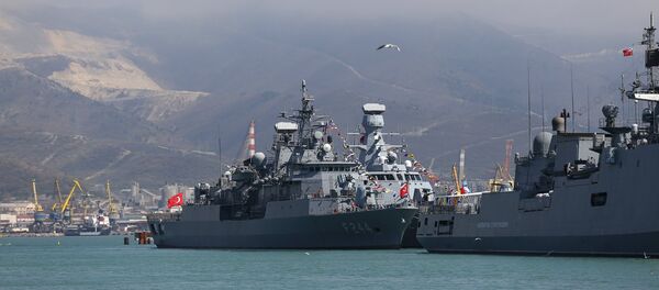 Фрегата Адмирал Григорович током посете војних бродова турске морнарице Новоросијску Фрегата Адмирал Григорович током посете војних бродова турске морнарице Новоросијску - Sputnik Србија