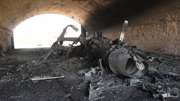 Авион који је уништен у ракетном нападу САД на војну базу у Сирији - Sputnik Србија