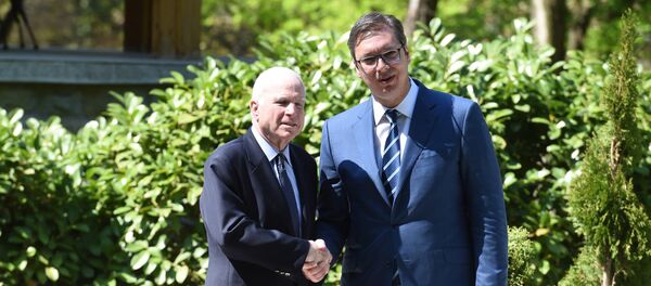 Џон Мекејн и Александар Вучић - Sputnik Србија