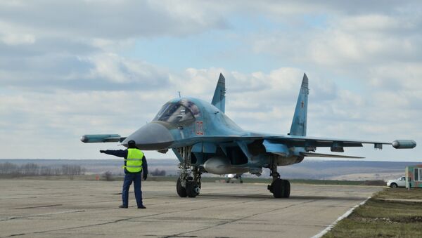 Авион руских ваздушно-космичких снага Су-34 - Sputnik Србија