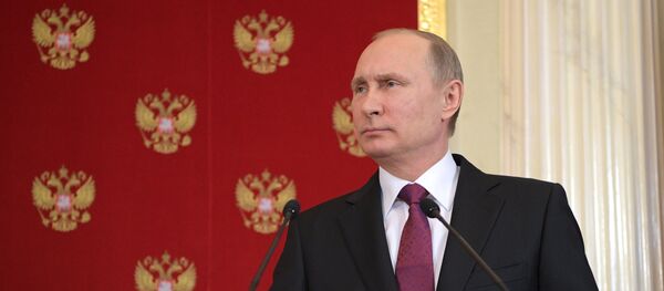 Председник Русије Владимир Путин током конференције за медије након састанка са италијанским председником Серђом Матарелом Председник Русије Владимир Путин током конференције за медије након састанка са италијанским председником Серђом Матарелом - Sputnik Србија