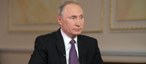 Predsednik Rusije Vladimir Putin tokom intervjua televiziji Mir - Sputnik Srbija