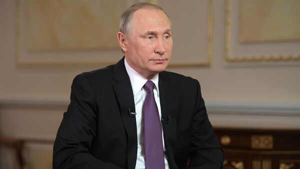 Председник Русије Владимир Путин током интервјуа телевизији Мир - Sputnik Србија