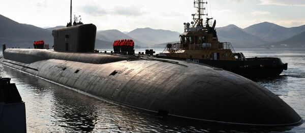 Nuklearna strateška podmornica Vladimir Monomah dolazi u stalnu luku Viljučinsk na Kamčatki - Sputnik Srbija