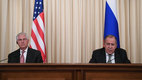 Šefovi diplomatija SAD i Rusije Reks Tilerson i Sergej Lavrov na konferenciji za novinare u Moskvi - Sputnik Srbija