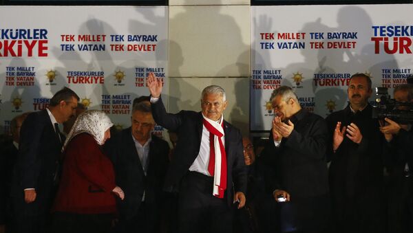 Premijer Turske Binali Jildirim obraća se pristalicama u Ankari - Sputnik Srbija