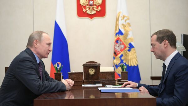 Sastanak predsednika Rusije Vladimira Putina i premijera Rusije Dmitrija Medvedeva u Kremlju - Sputnik Srbija