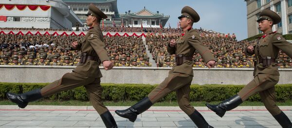 Vojnici tokom proslave povodom 105. godišnjice od rođenja osnivača Severne Koreje države, Kim Il Sung u Pjongjangu - Sputnik Srbija