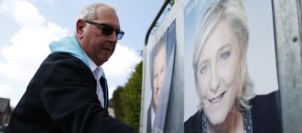 Плакати председничких кандидата у Француској Плакати председничких кандидата у Француској - Sputnik Србија