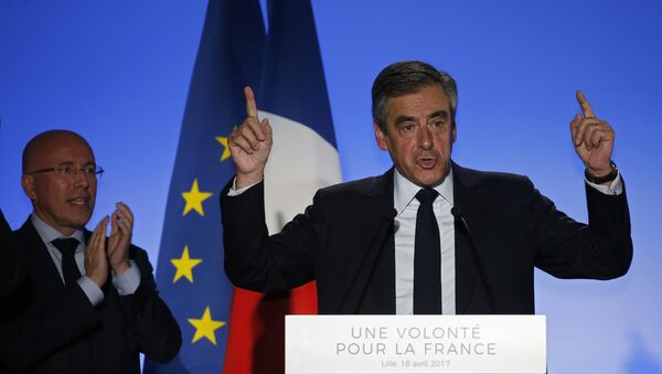 Francuski predsednički kandidat Fransoa Fijon tokom mitinga u Lilu - Sputnik Srbija