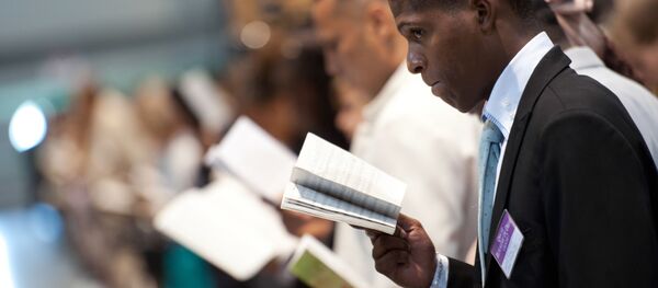 Следбеници секте Јеховини сведоци на скупу у предграђу Париза - Sputnik Србија