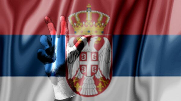 Српска застава и три прста - илустрација - Sputnik Србија