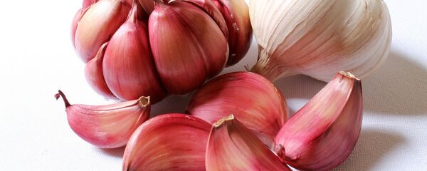 Beli luk je prava riznica zdravlja. - Sputnik Srbija