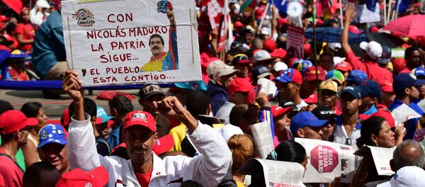Митинг подршке Николасу Мадуру у Каракасу - Sputnik Србија