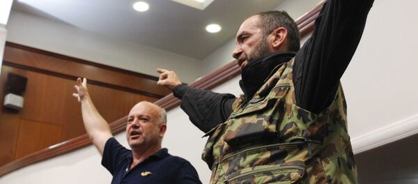 Демонстранти улазе у македонски парламент у Скопљу - Sputnik Србија