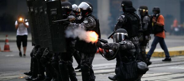 Специјалци током демонстрација у Рио де Жанеиру против предлога реформи бразилског председника Мишела Темера - Sputnik Србија