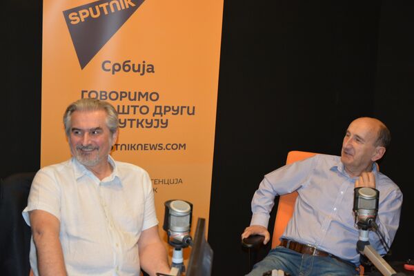 Izdavač Zoran Hamović i pesnik Miroslav Maksimović. - Sputnik Srbija