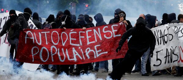 Протест у Паризу поводом Међународног празника рада - Sputnik Србија