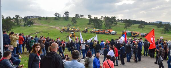 Svesrpska narodna moba na Zlatiboru kojom je nastavljena izgradnja Zlatne gondole - Sputnik Srbija