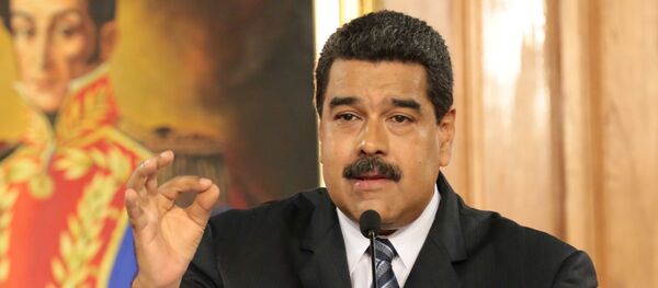 Председник Венецуеле Николас Мадуро говори на састанку са бизнисменима у Каракасу Председник Венецуеле Николас Мадуро говори на састанку са бизнисменима у Каракасу - Sputnik Србија