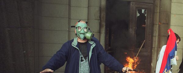 Паљење скупштине у Београду 5. октобра 2000. године Паљење скупштине у Београду 5. октобра 2000. године - Sputnik Србија