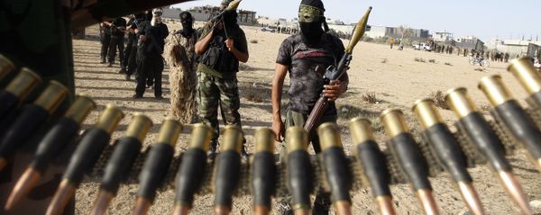 Maskirani borci palestinskog islamskog džihadističkog krila Jerusalimske brigade na vojnoj vežbi u Pojasu Gaze Maskirani borci palestinskog islamskog džihadističkog krila Jerusalimske brigade na vojnoj vežbi u Pojasu Gaze - Sputnik Srbija