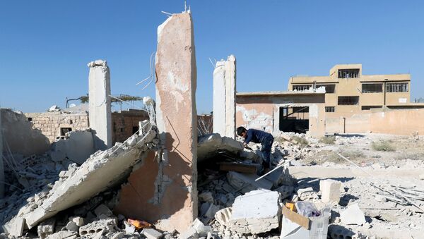 Škola razrušena u granatiranju sirijskog grada Has na jugu provincije Idlib - Sputnik Srbija