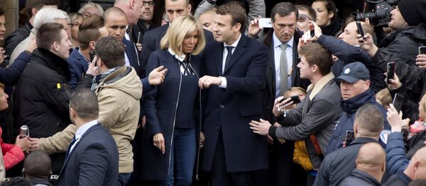 Emanuel i Brižit Tornje Makron - Sputnik Srbija