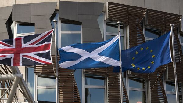 Заставе Шкотске, ЕУ и Велике Британије у Единбургу - Sputnik Србија