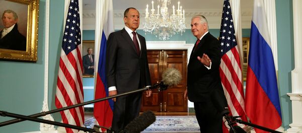 Министар спољних послова Русије Сергеј Лавров и државни секретар САД Рекс Тилерсон Министар спољних послова Русије Сергеј Лавров и државни секретар САД Рекс Тилерсон - Sputnik Србија