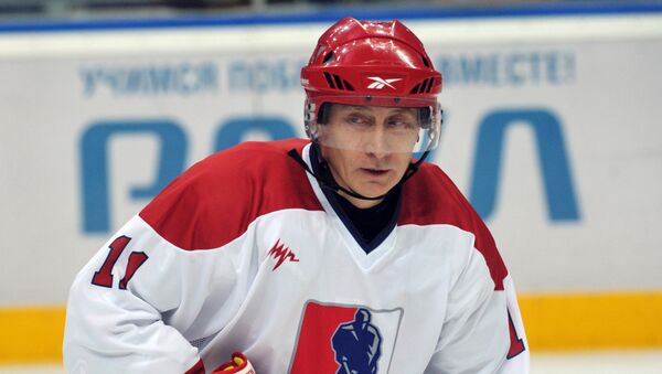 Vladimir Putin igra hokej - Sputnik Srbija