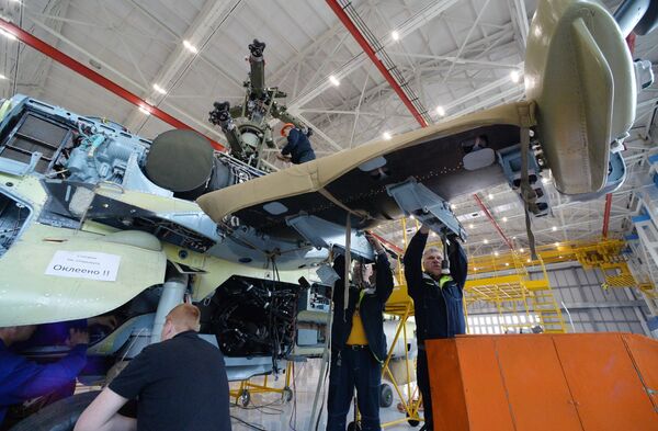 Dom ruskih „aligatora“: Gde se sastavljaju moćni jurišni helikopteri Ka-52 - Sputnik Srbija