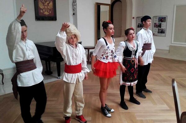 Деца која ће представљати Србију на Светским играма младих сународника у Казању. - Sputnik Србија