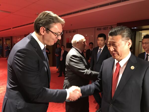 Vučić sa Đinpingom u Pekingu Vučić sa Đinpingom u Pekingu - Sputnik Srbija