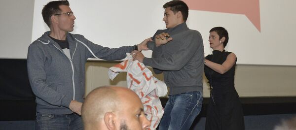 Incident koji je usledio nakon projekcije filma filozofa i publiciste Bernarda Anrea Levija - Sputnik Srbija